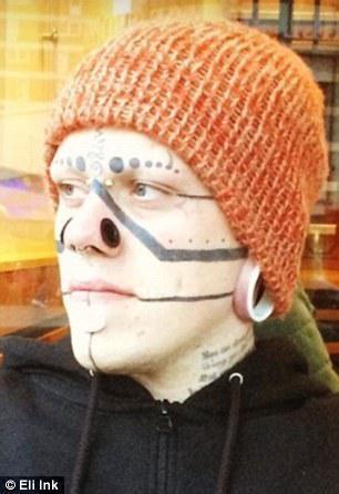 Bədəninin hər yerini döydürdü -  başqa bir adam oldu - FOTOLAR